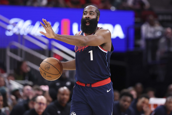 AYX- 哈登关键节点战术调整,加拿大队带队取胜了吗 